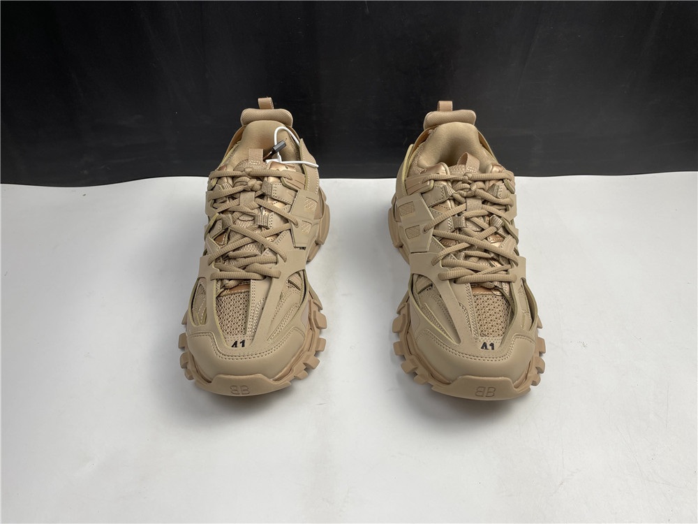 TRIPLE-S SNEAKER